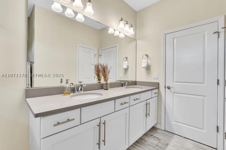 4353 Large Leaf Ln Property Photo 46