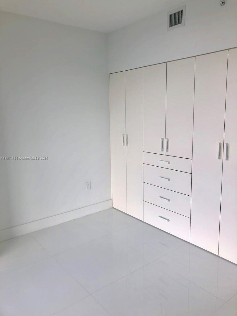 121 Ne 34 St 901 Property Photo 11