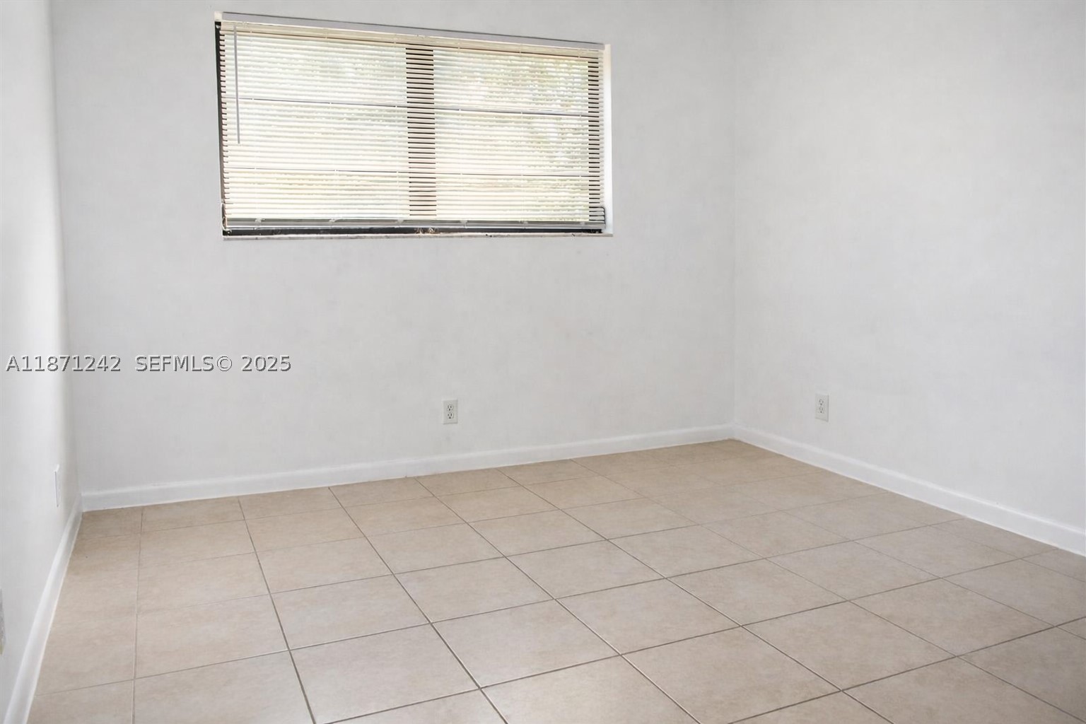 9150 Nw 38th Dr 110 Property Photo 11