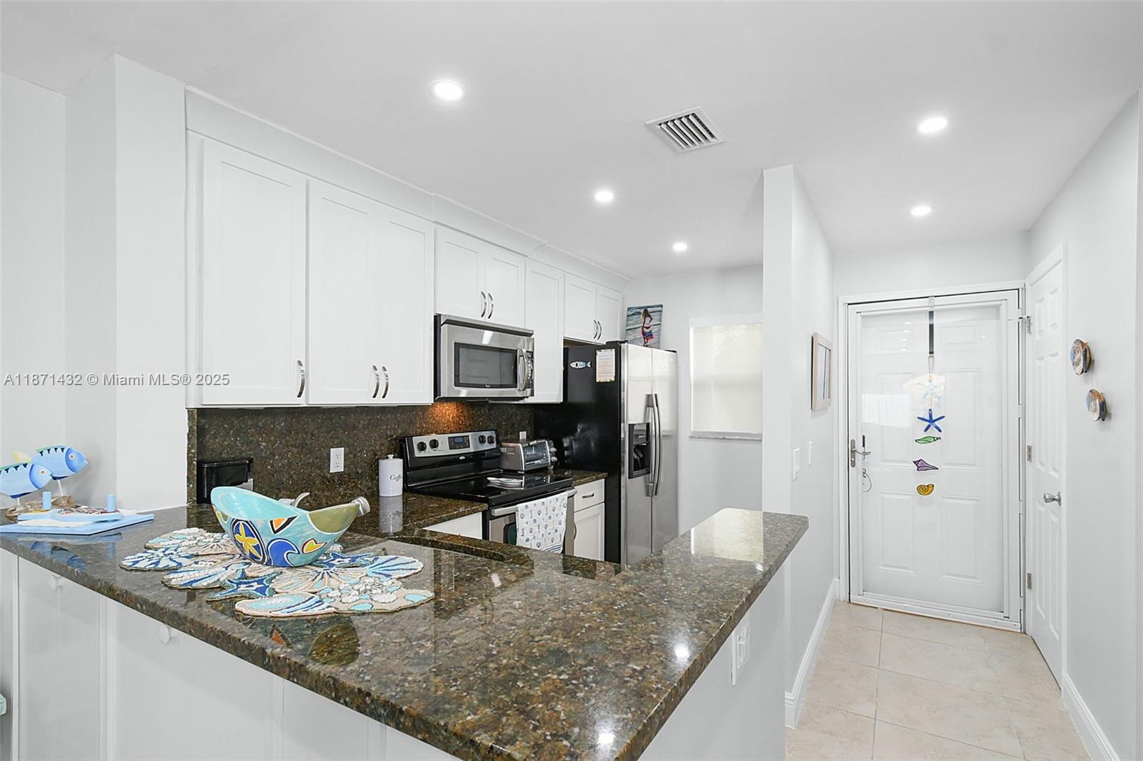 9421 S Ocean Dr 90 Property Photo 3