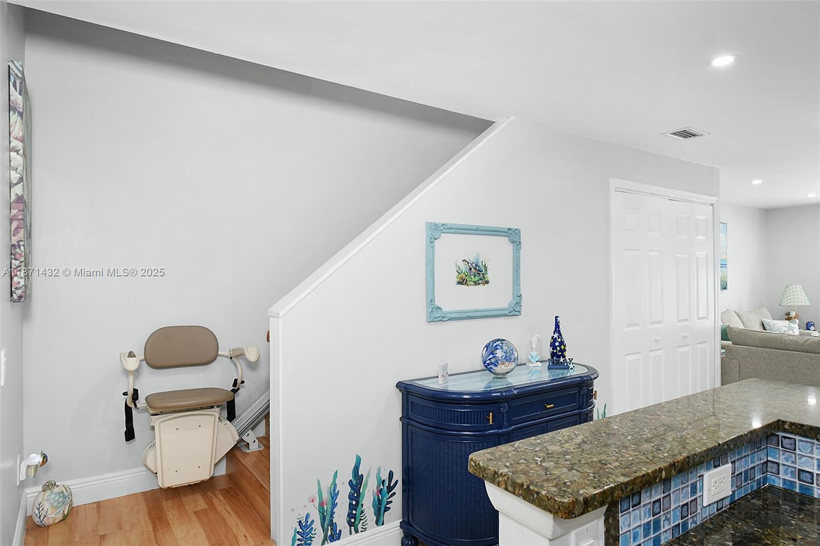 9421 S Ocean Dr 90 Property Photo 10