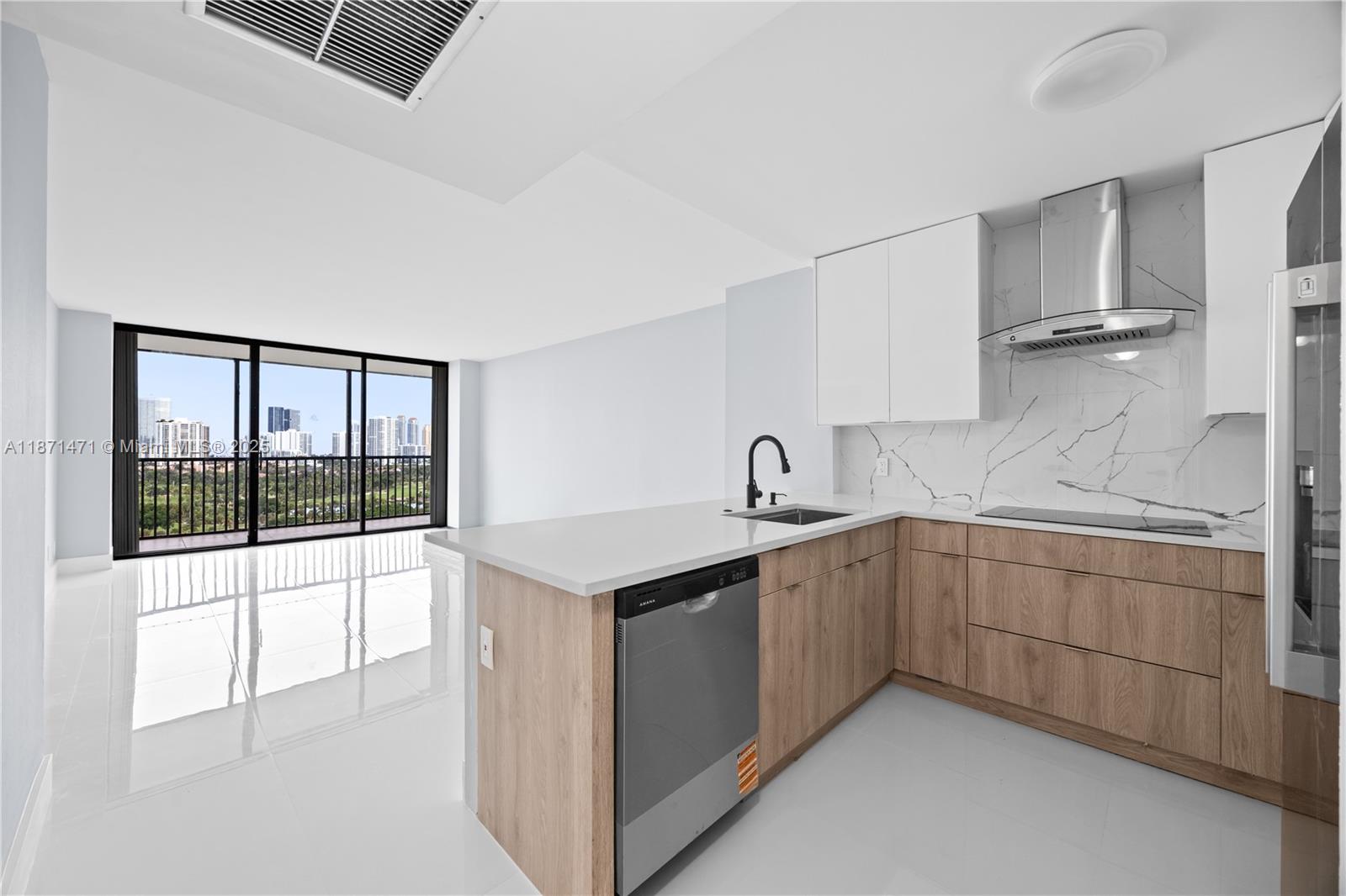 20335 W Country Club Dr 1905 Property Photo 1