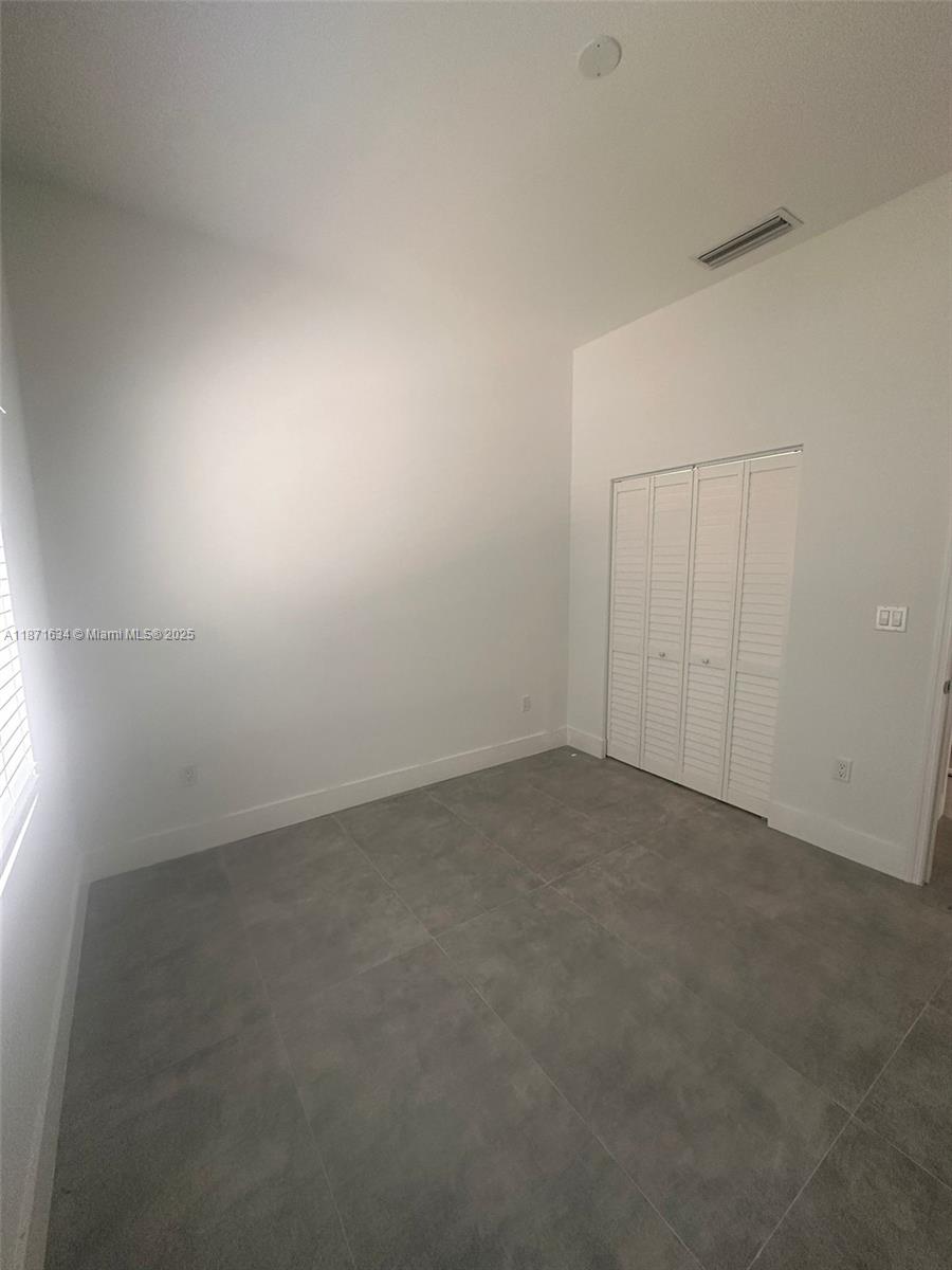 2423 Nw 23rd Ln Property Photo 14