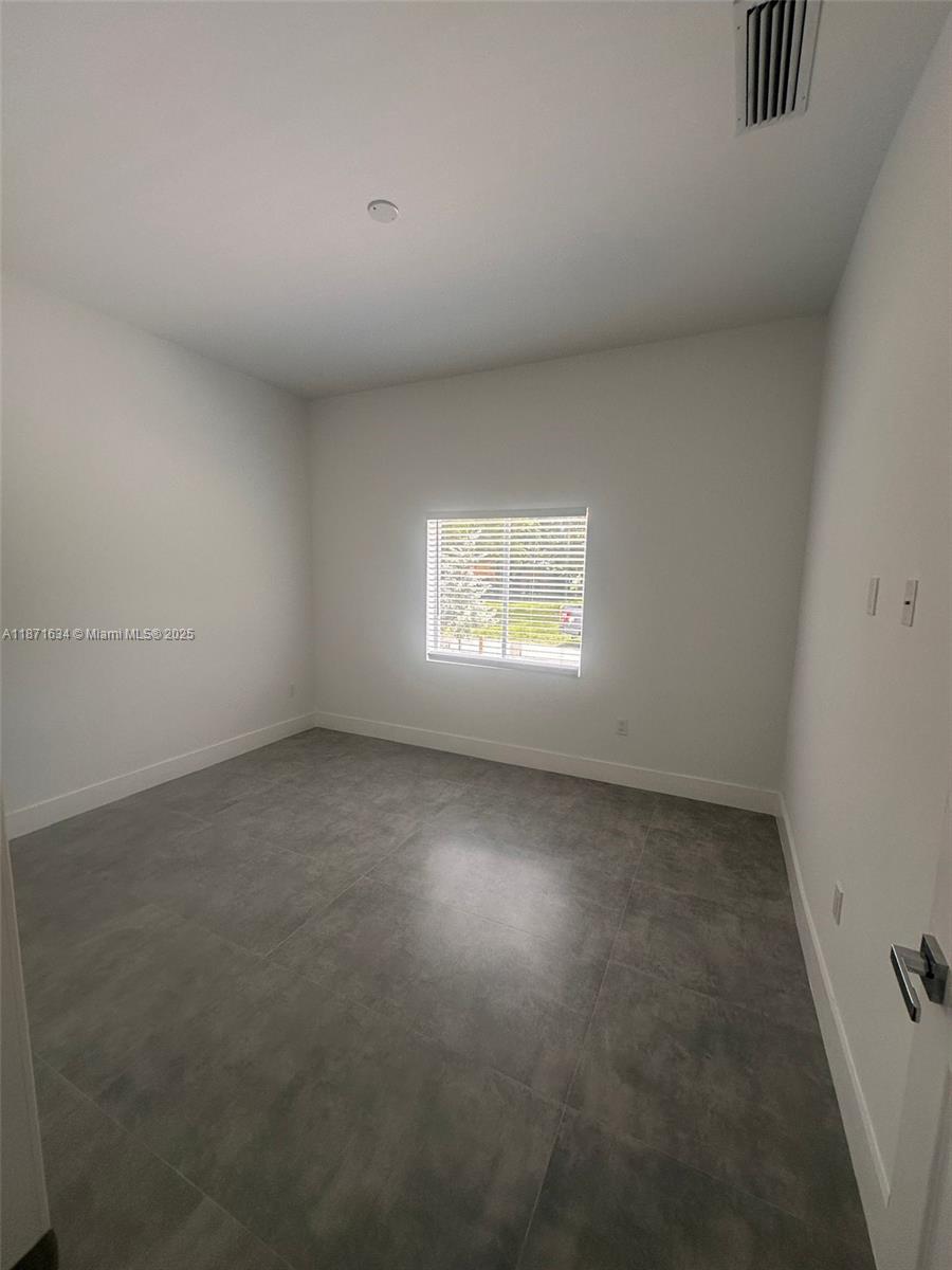 2423 Nw 23rd Ln Property Photo 18