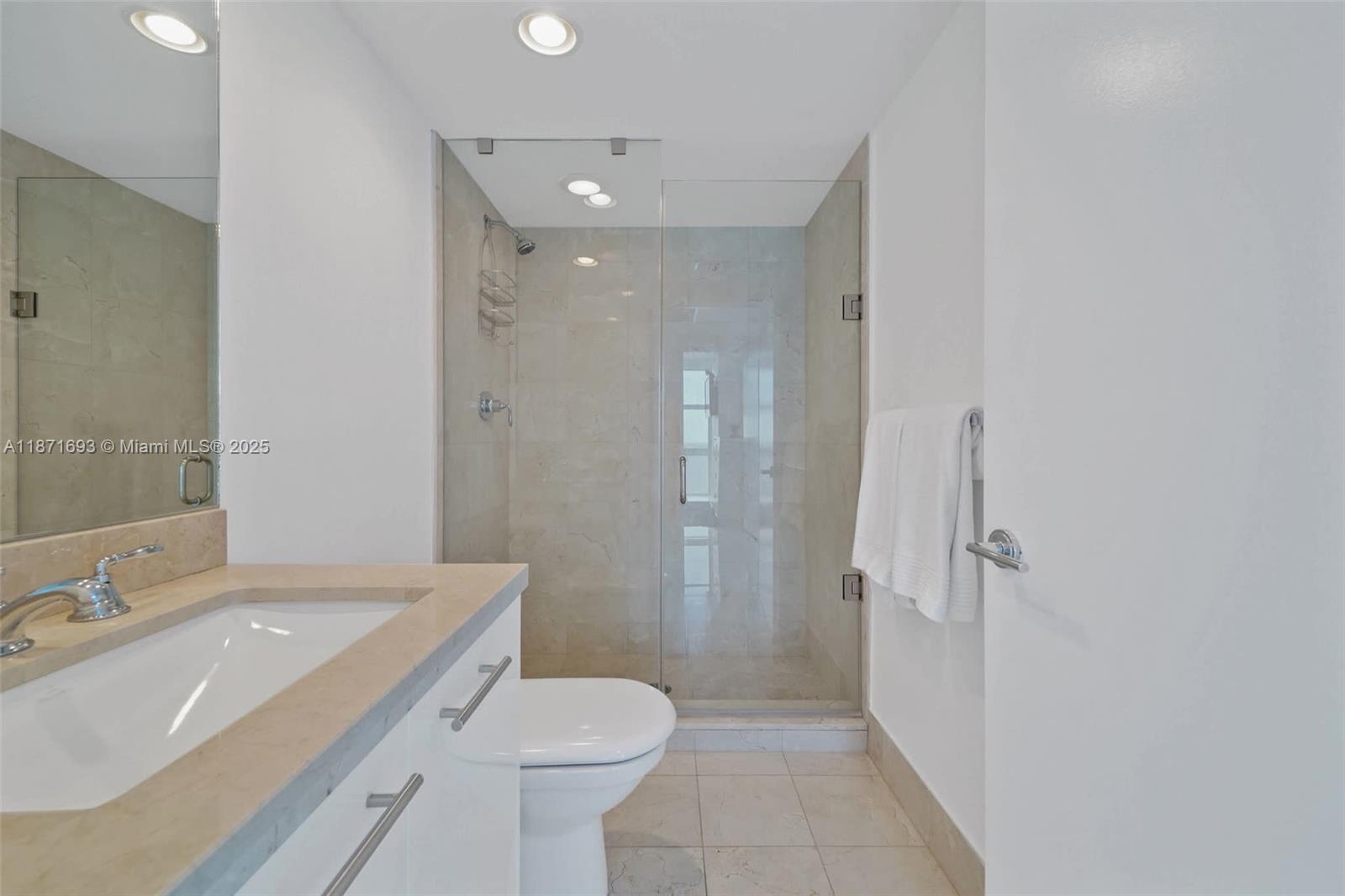 6801 Collins Ave 1204/1217 Property Photo 22