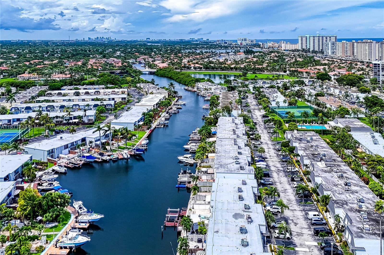 2500 Parkview Dr 911 Property Photo 1