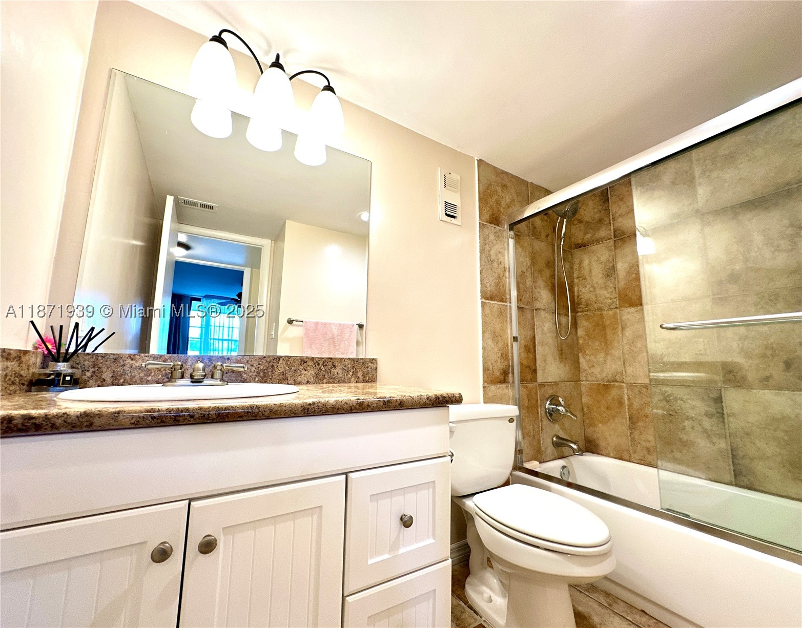 2771 Taft St 302 Property Photo 14