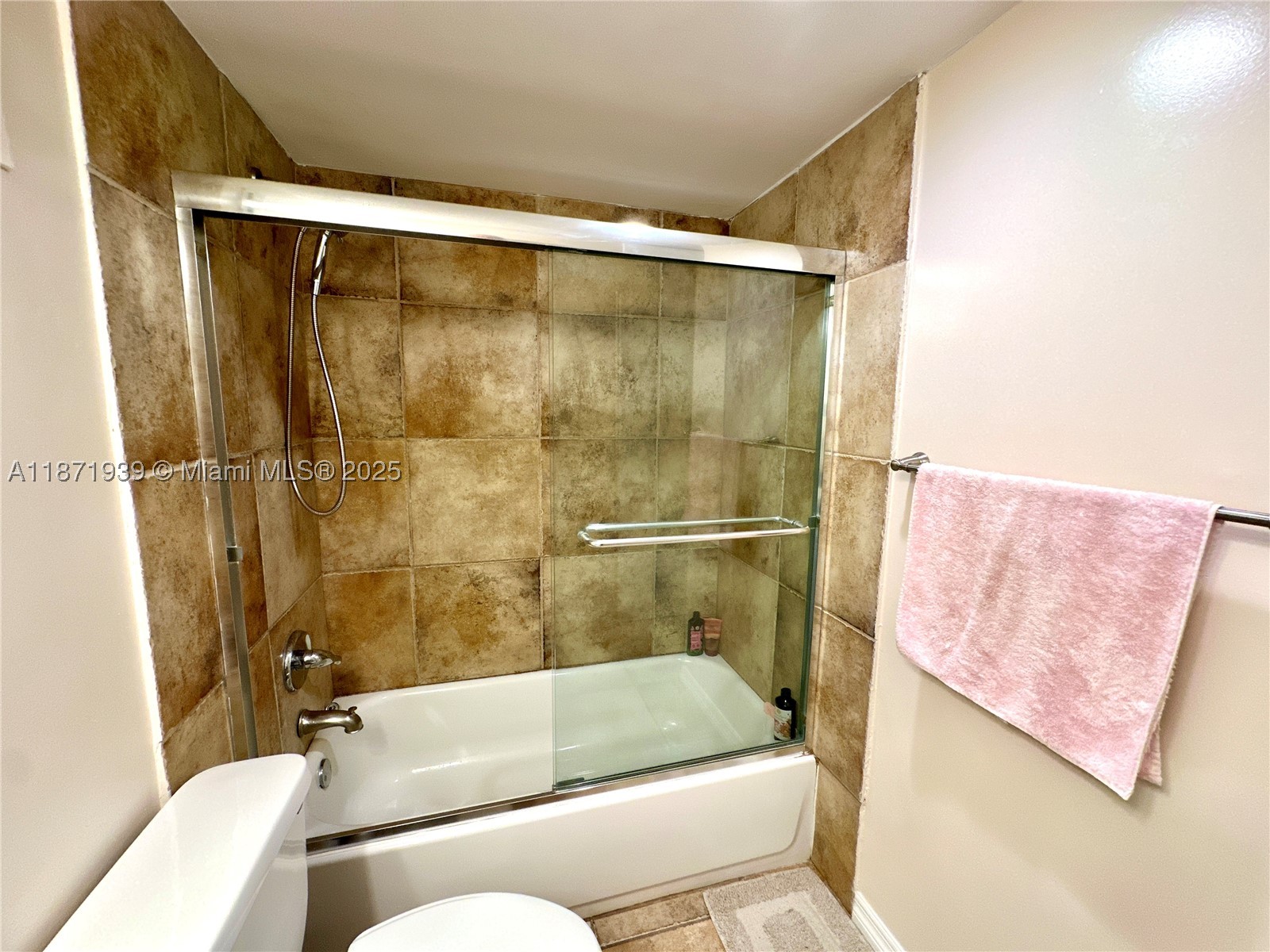 2771 Taft St 302 Property Photo 15