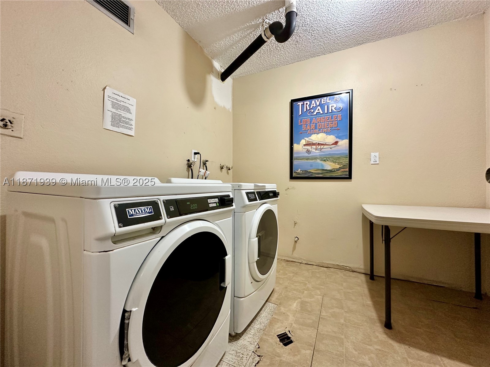 2771 Taft St 302 Property Photo 17