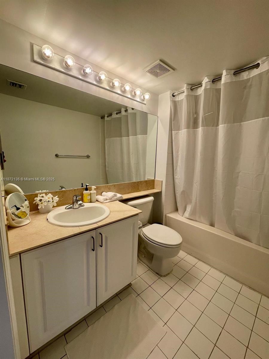 1155 Brickell Bay Dr 1805 Property Photo 10