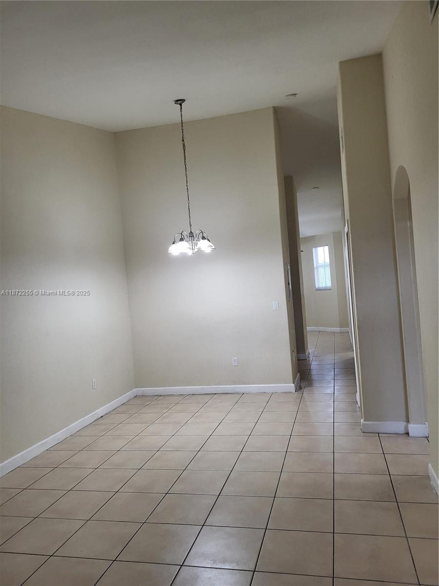 2551 SE 16th Ter 203 Property Photo 1