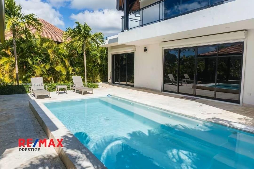 A11873090 Property Photo 9