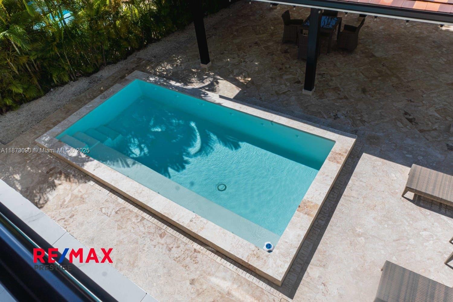 A11873090 Property Photo 11