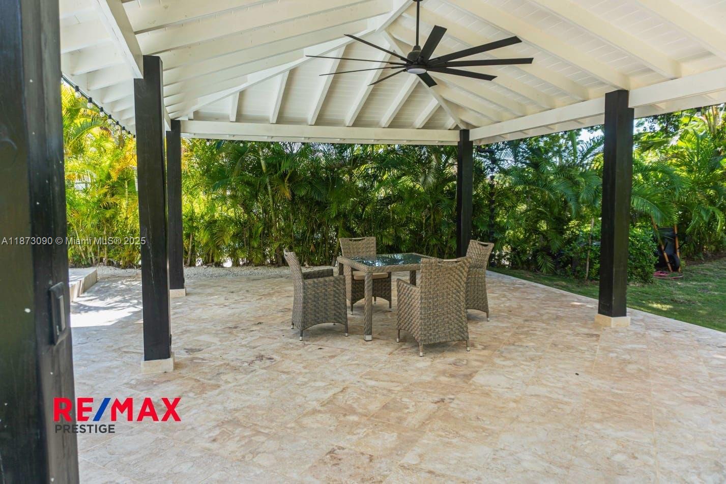 A11873090 Property Photo 12