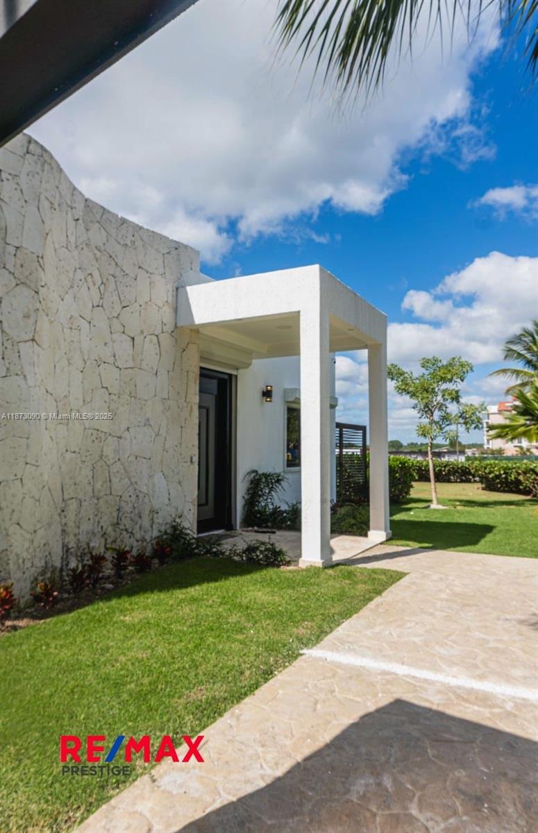 A11873090 Property Photo 30