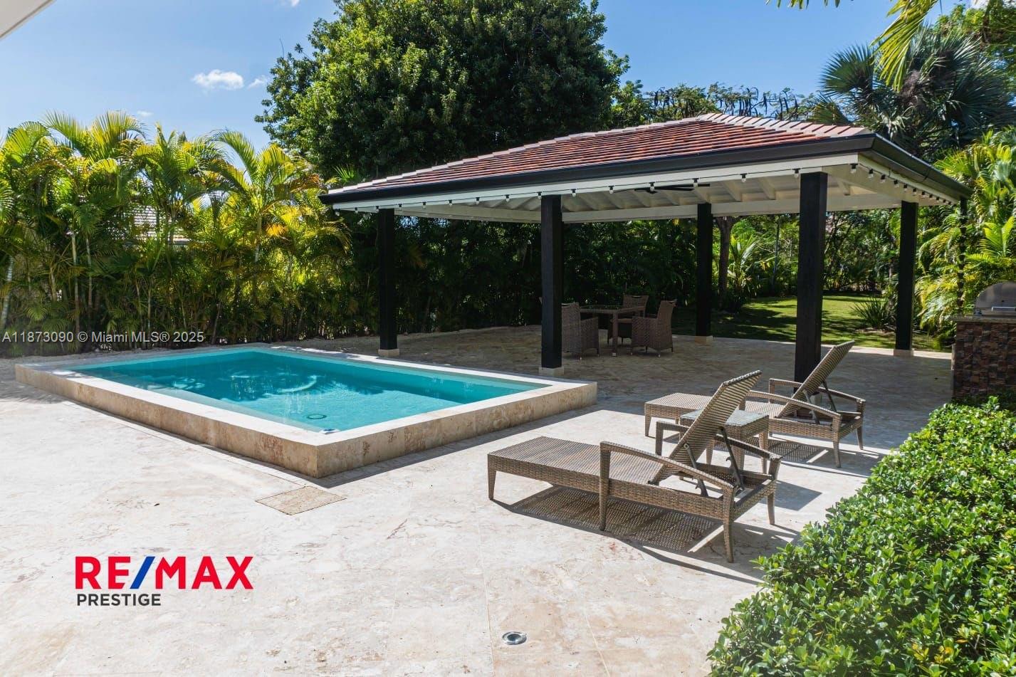 A11873090 Property Photo 32