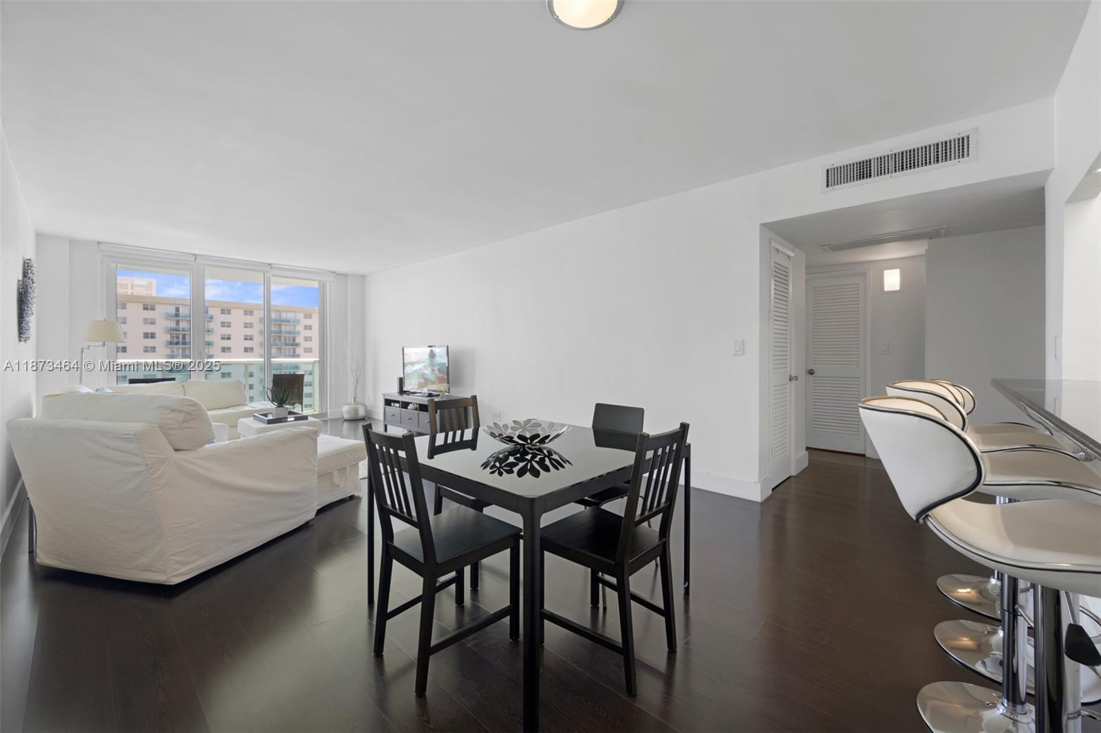 19380 Collins Ave 1414 Property Photo 6