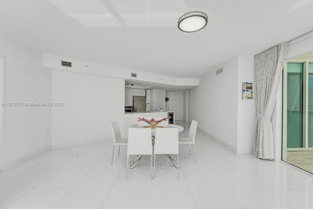 150 Sunny Isles Blvd 1-1606 Property Photo 33