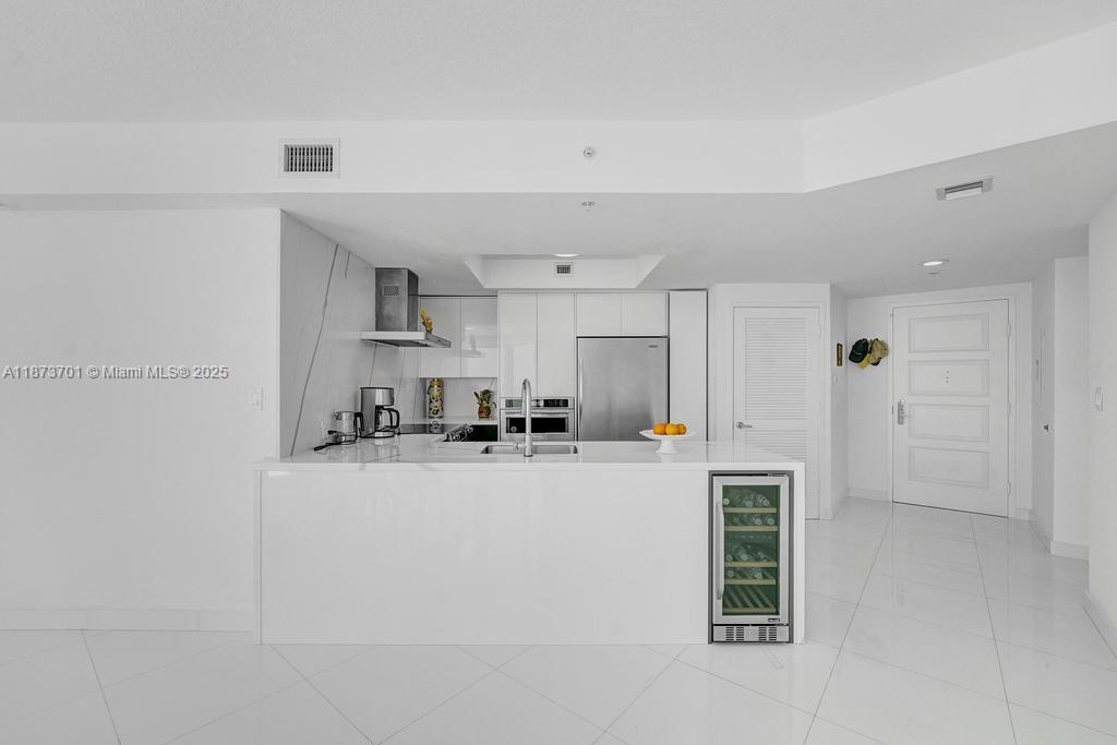 150 Sunny Isles Blvd 1-1606 Property Photo 45