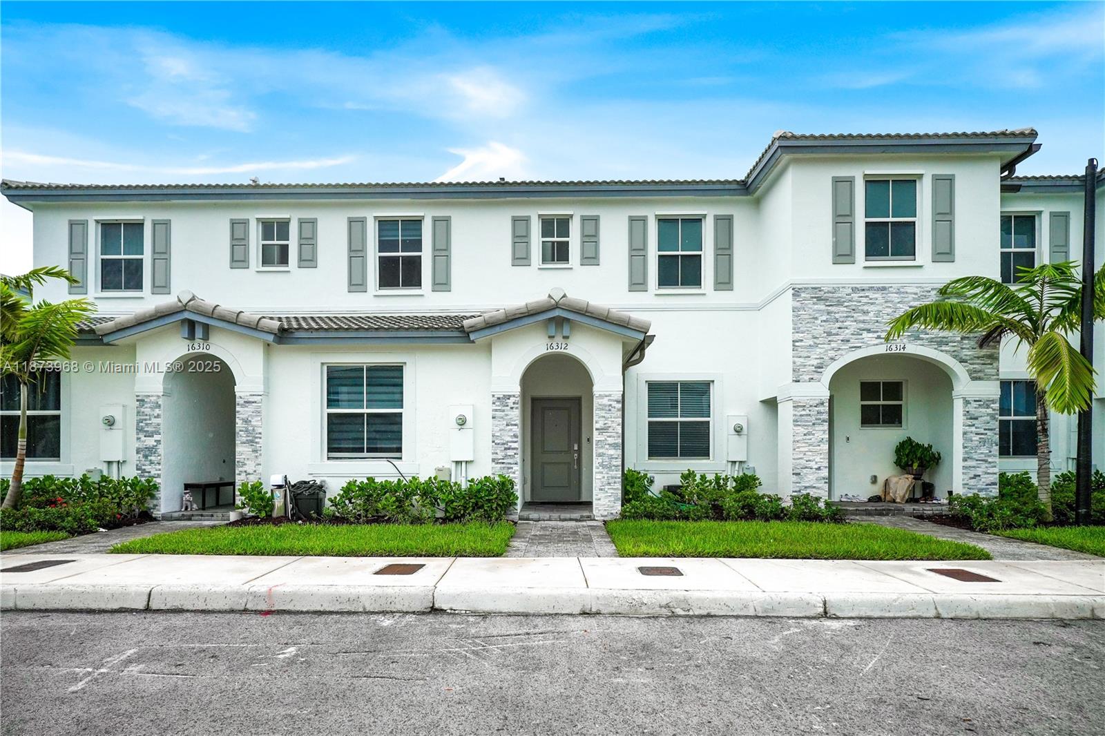 16312 SW 291st St Property Photo 1