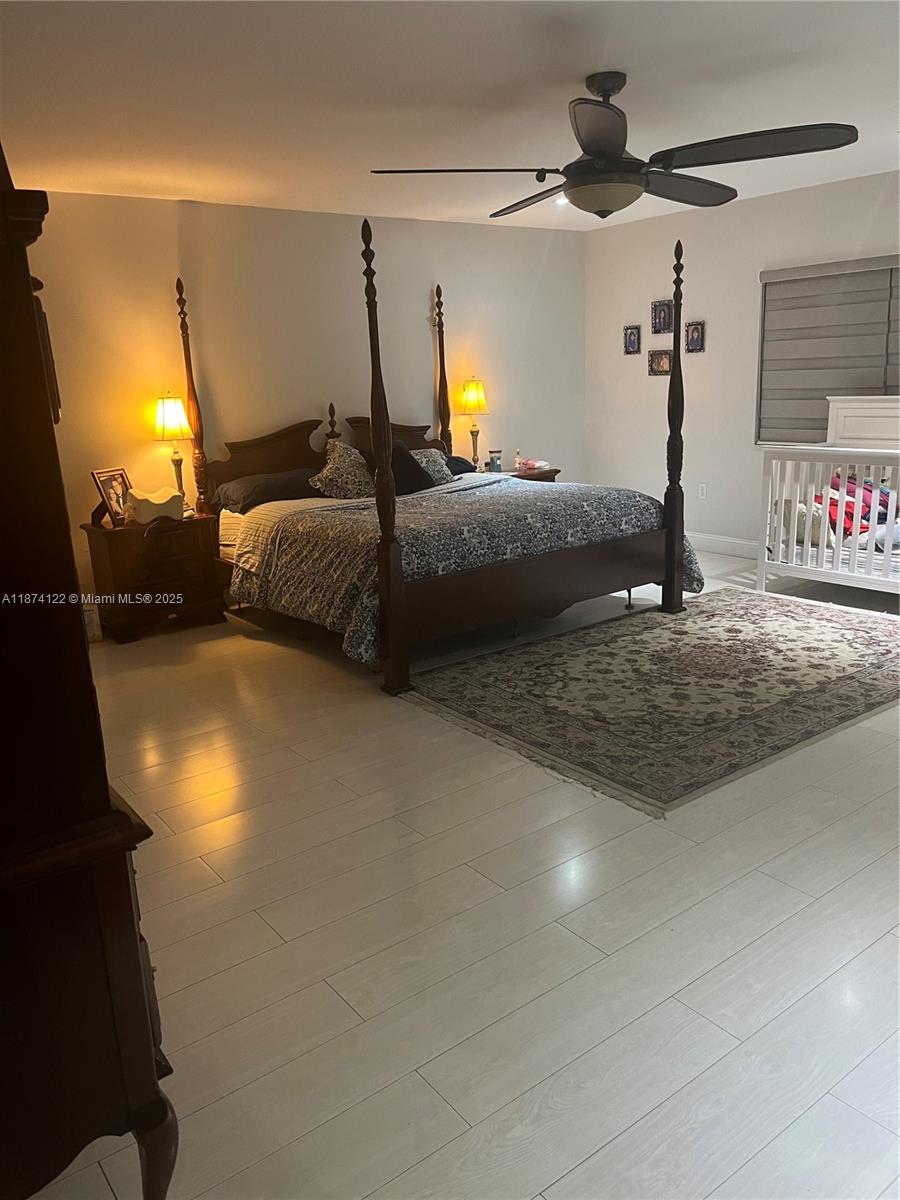 7521 SW 57th Ter Property Photo 1