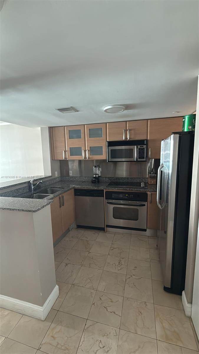 2101 Brickell Ave 508 Property Photo 2