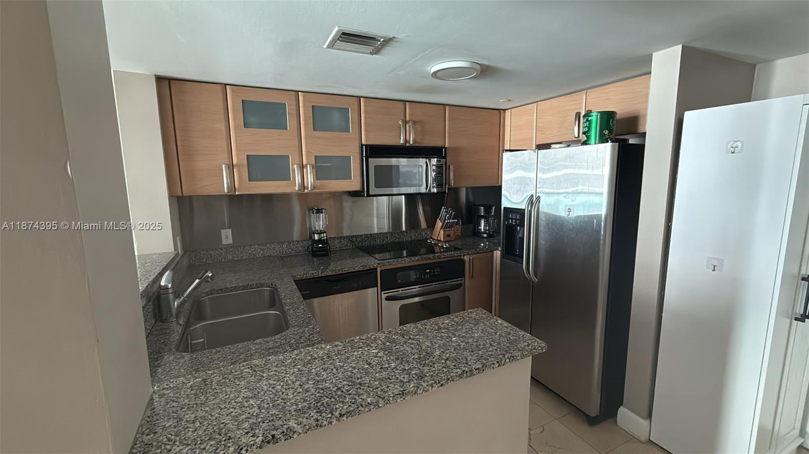 2101 Brickell Ave 508 Property Photo 3