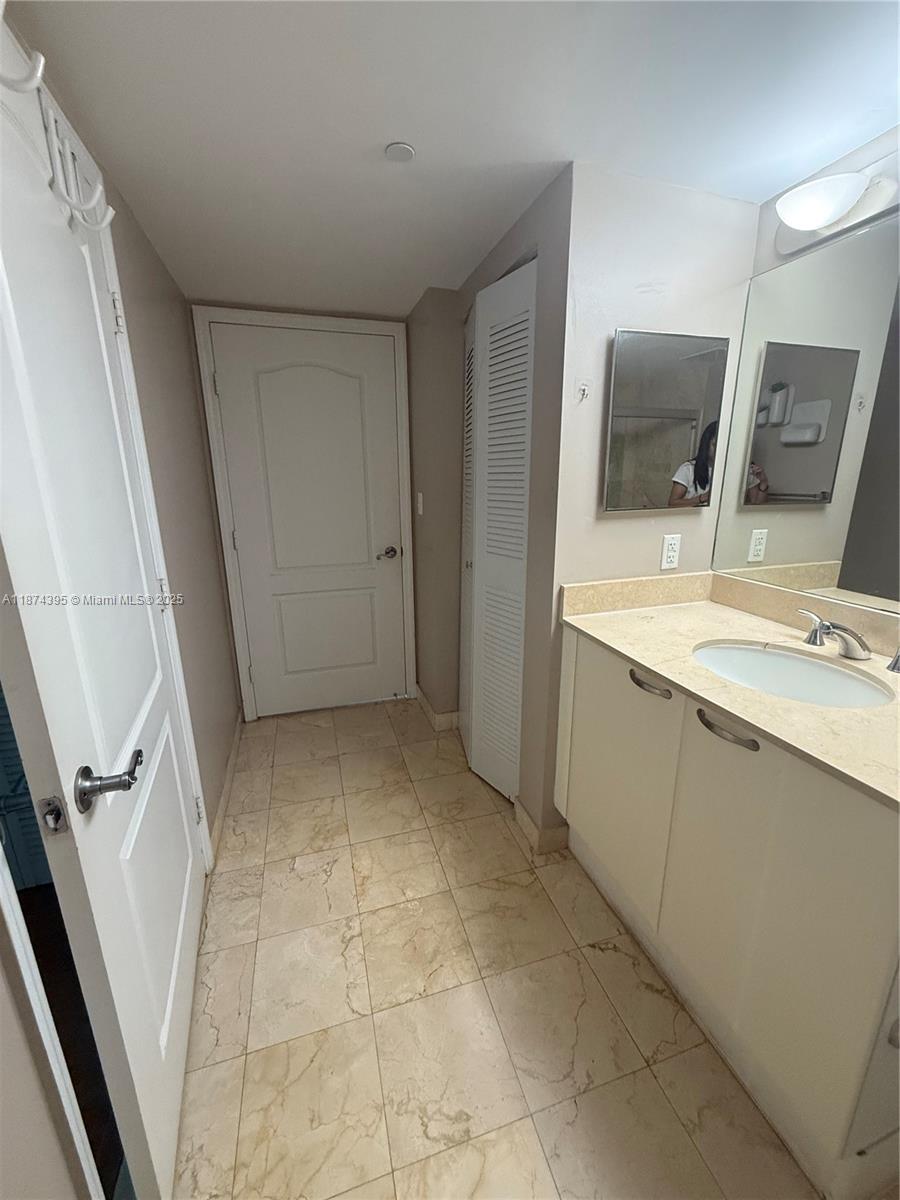 2101 Brickell Ave 508 Property Photo 9