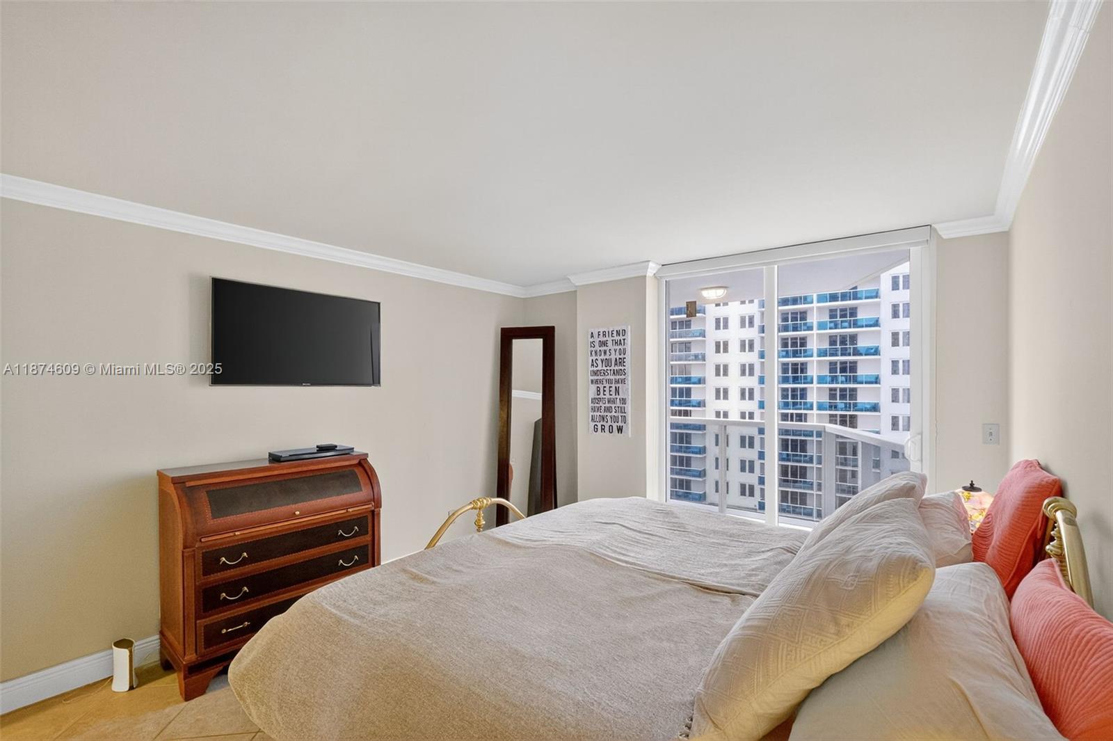 2401 Collins Ave 1005 Property Photo 12
