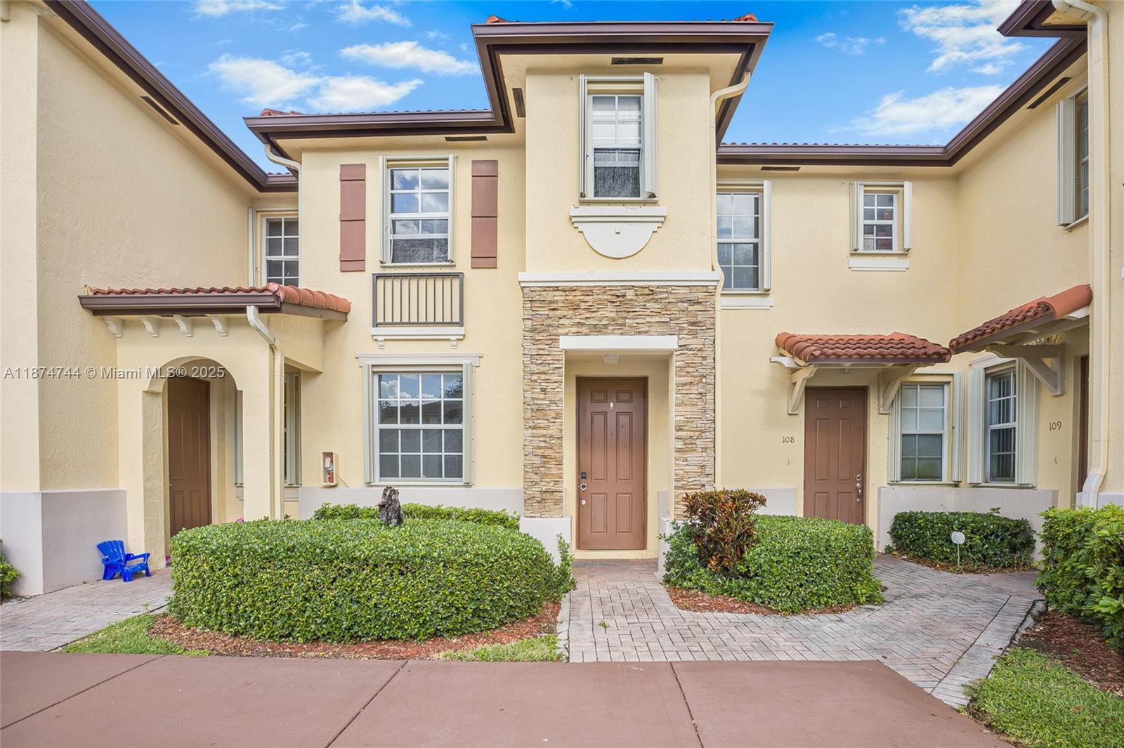 1490 NE 33rd Ave 107-13 Property Photo 1