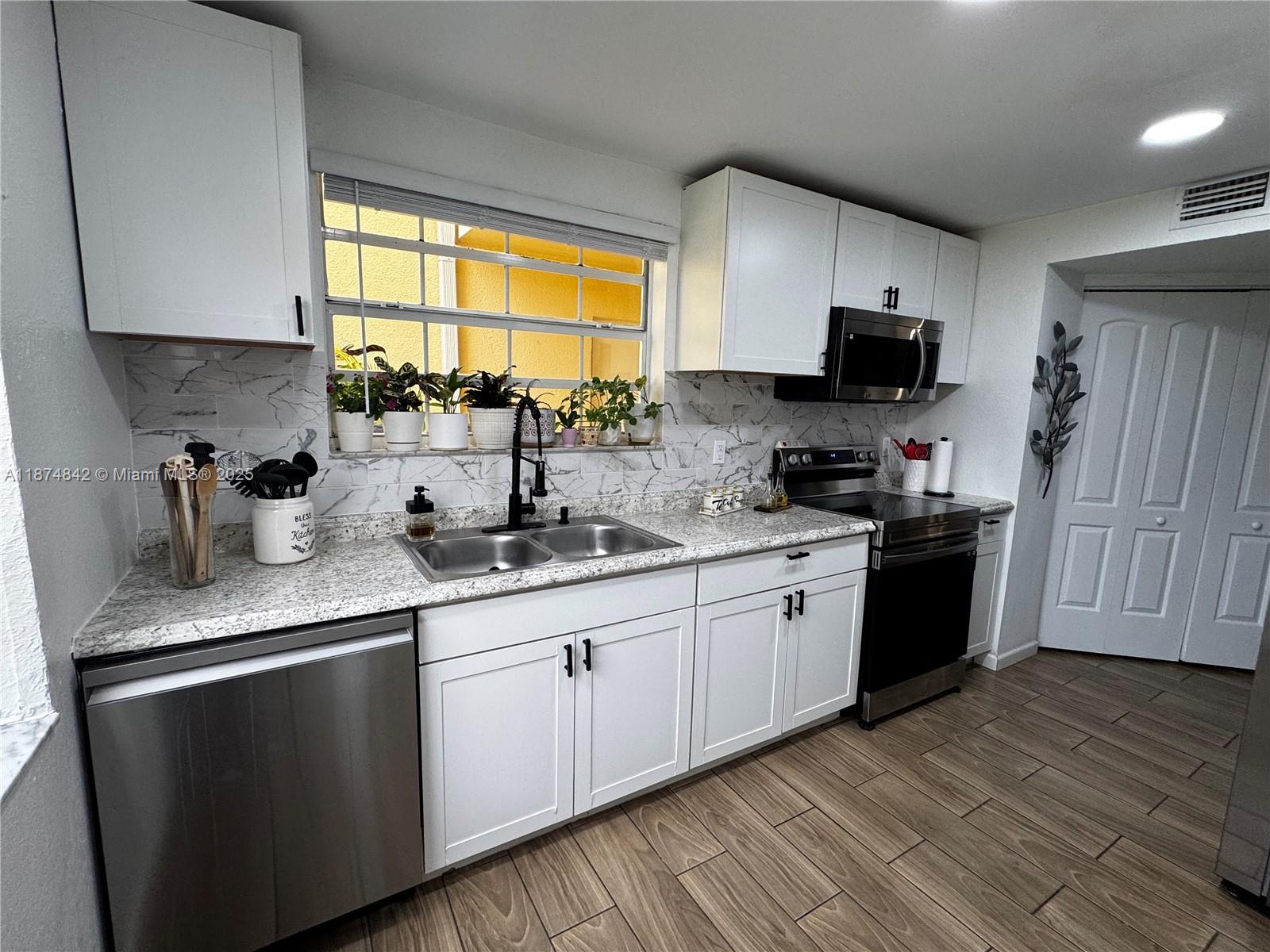 2273 Se 27th Dr 105-f Property Photo 4