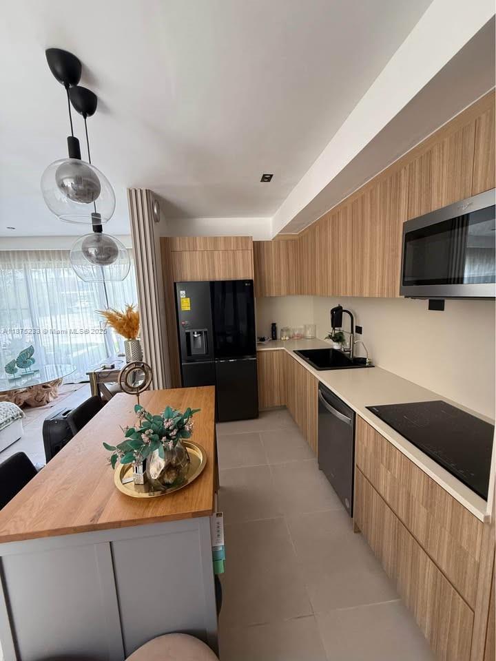 A11875233 Property Photo 7