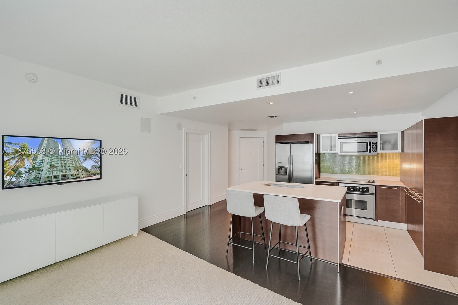 1900 N Bayshore Dr 3207 Property Photo 2