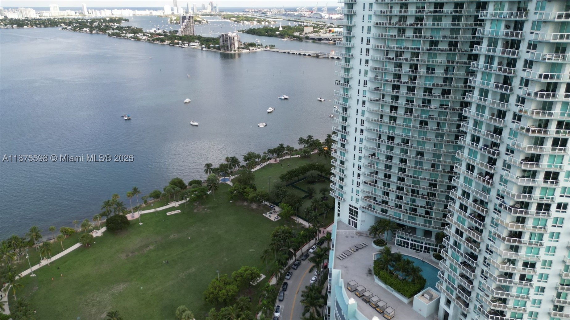 1900 N Bayshore Dr 3207 Property Photo 16