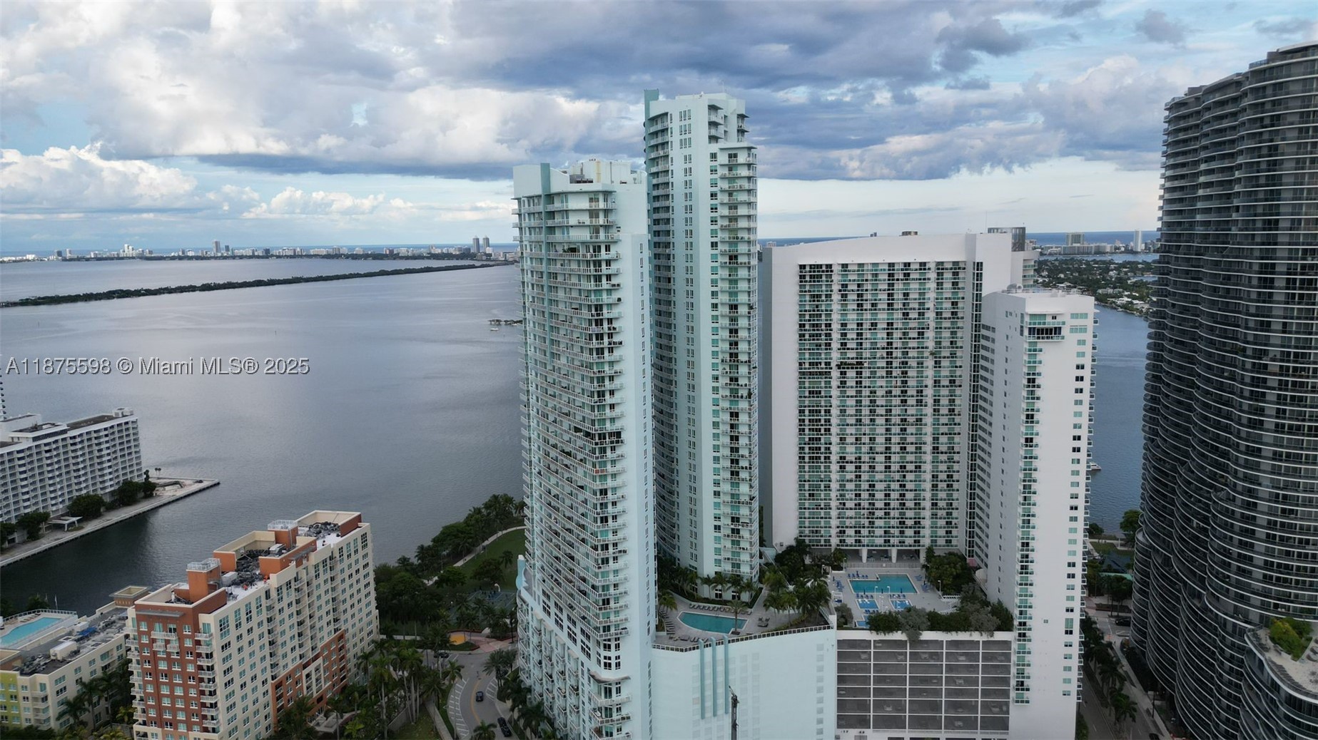 1900 N Bayshore Dr 3207 Property Photo 17