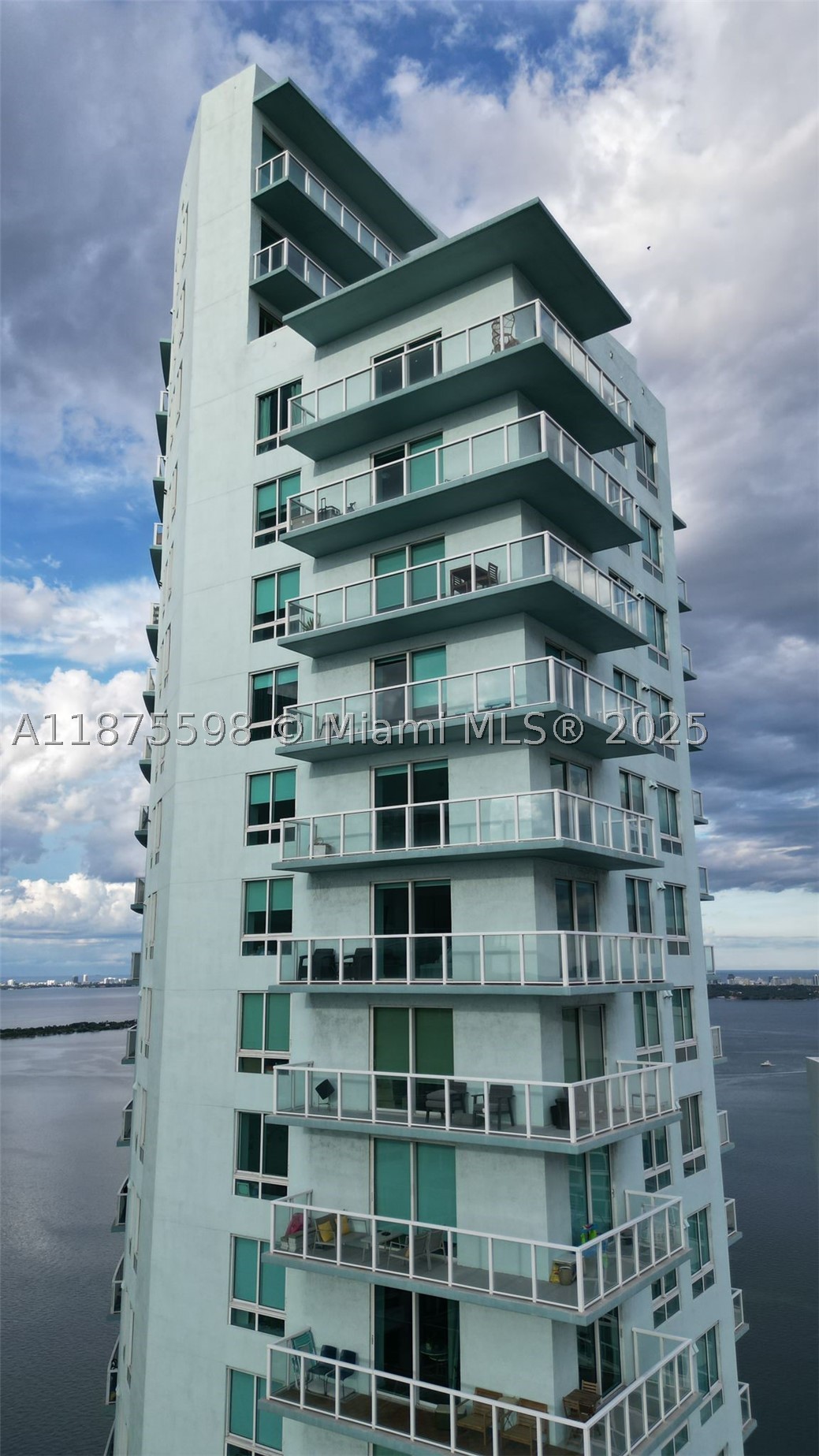 1900 N Bayshore Dr 3207 Property Photo 18