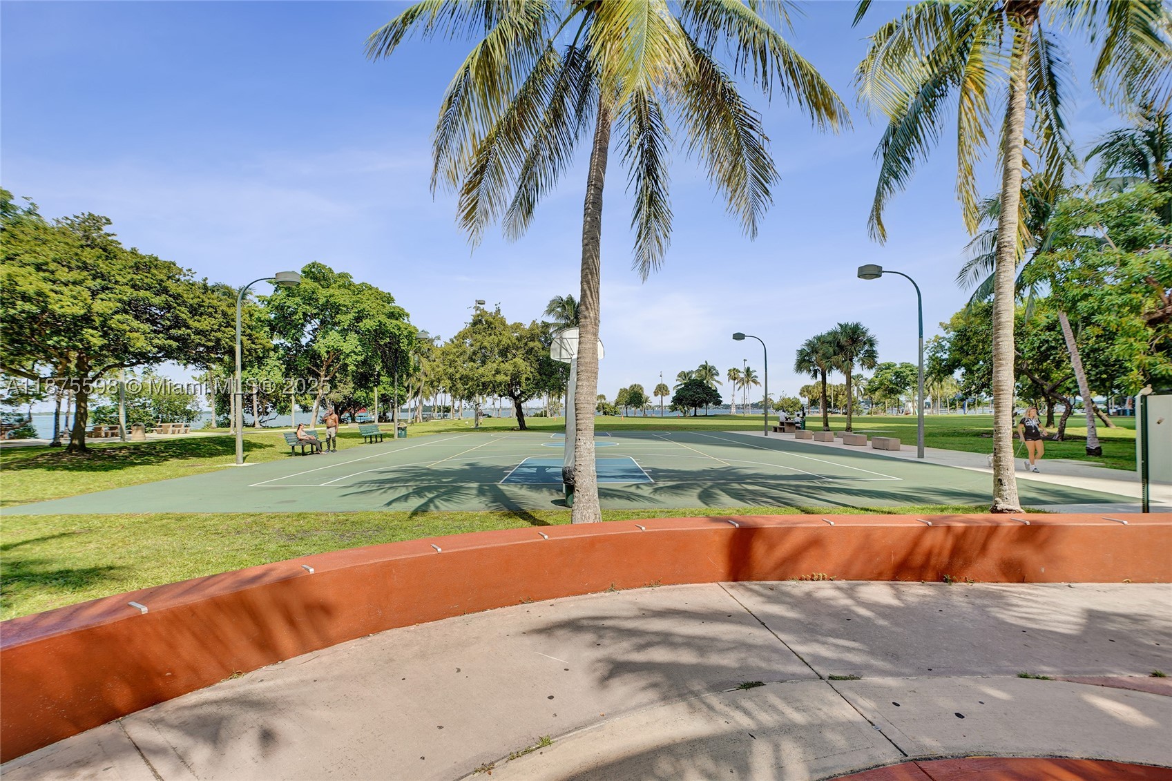 1900 N Bayshore Dr 3207 Property Photo 21
