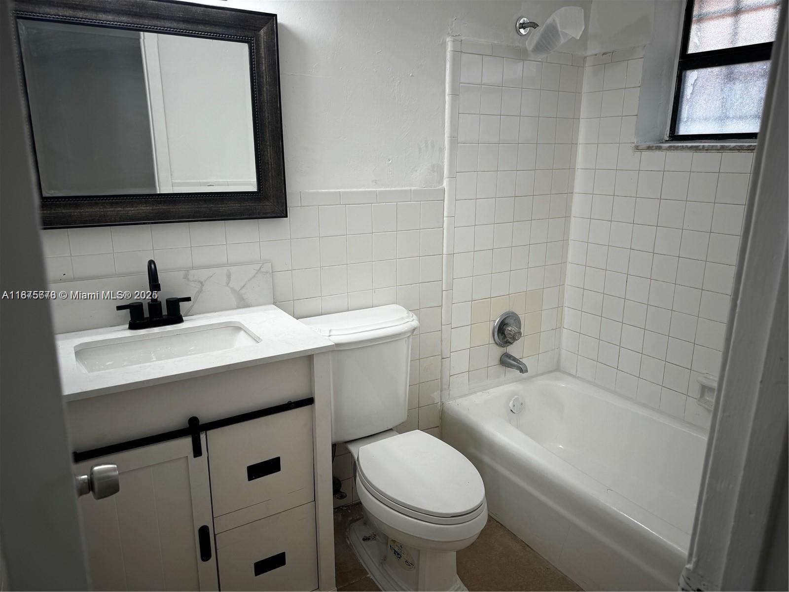 2481 Nw 13th Ct 1-2 Property Photo 6