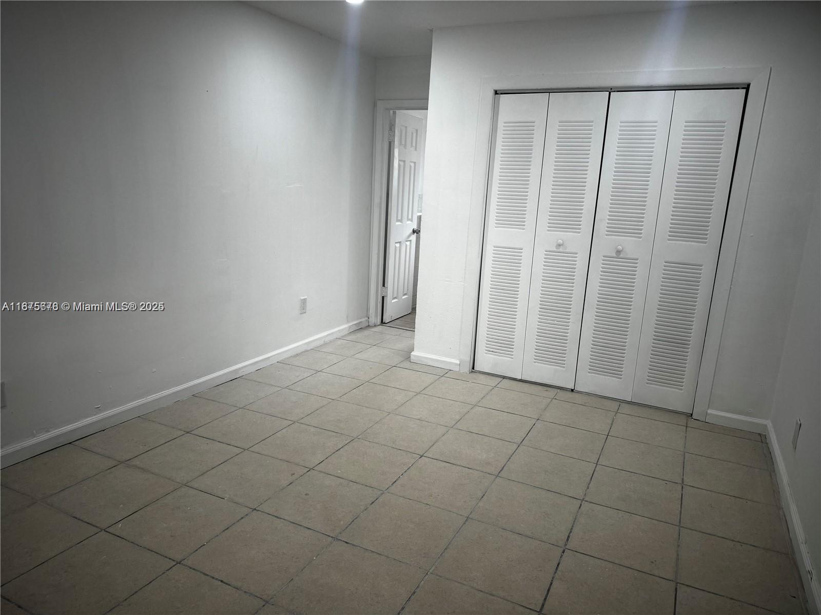 2481 Nw 13th Ct 1-2 Property Photo 8