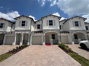 2516 SE 27th Dr 2439 Property Photo 1