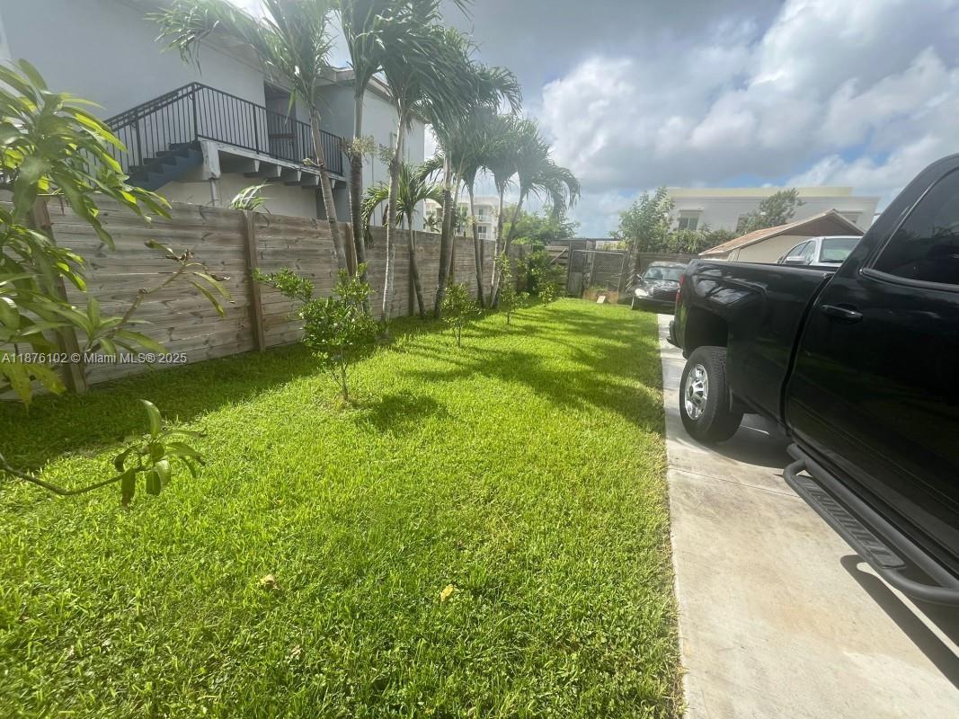 1129 Nw 5th Ave Property Photo 3