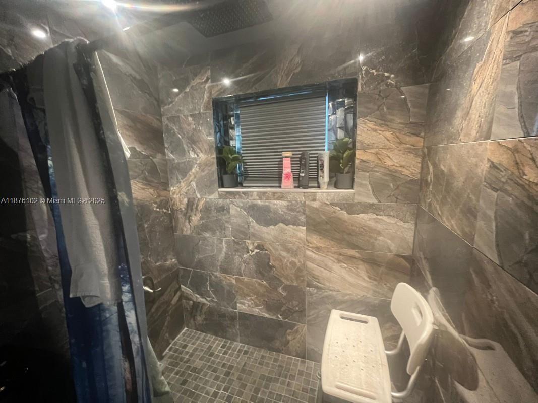 1129 Nw 5th Ave Property Photo 5