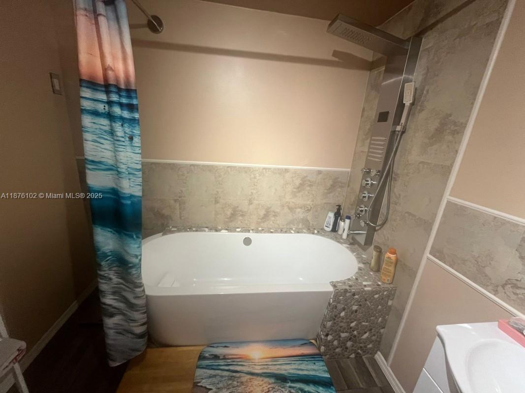 1129 Nw 5th Ave Property Photo 6