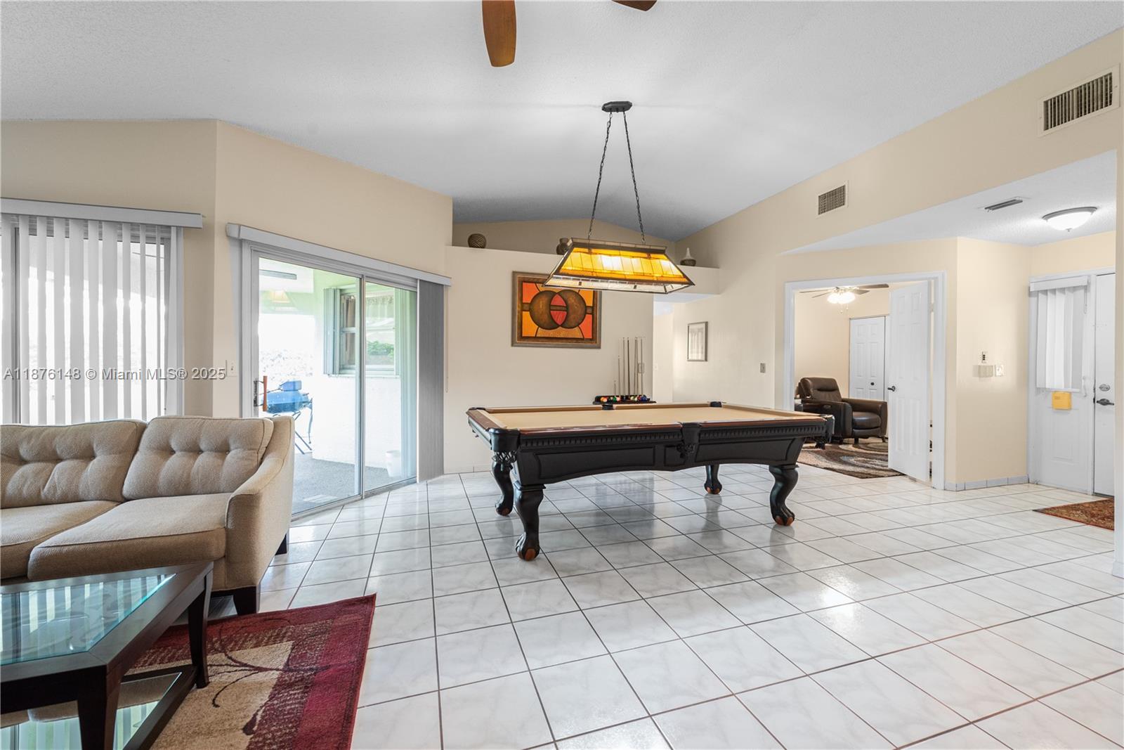 2585 Se 7th Pl Property Photo 5