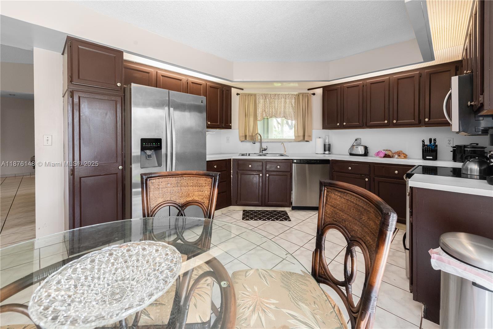 2585 Se 7th Pl Property Photo 8