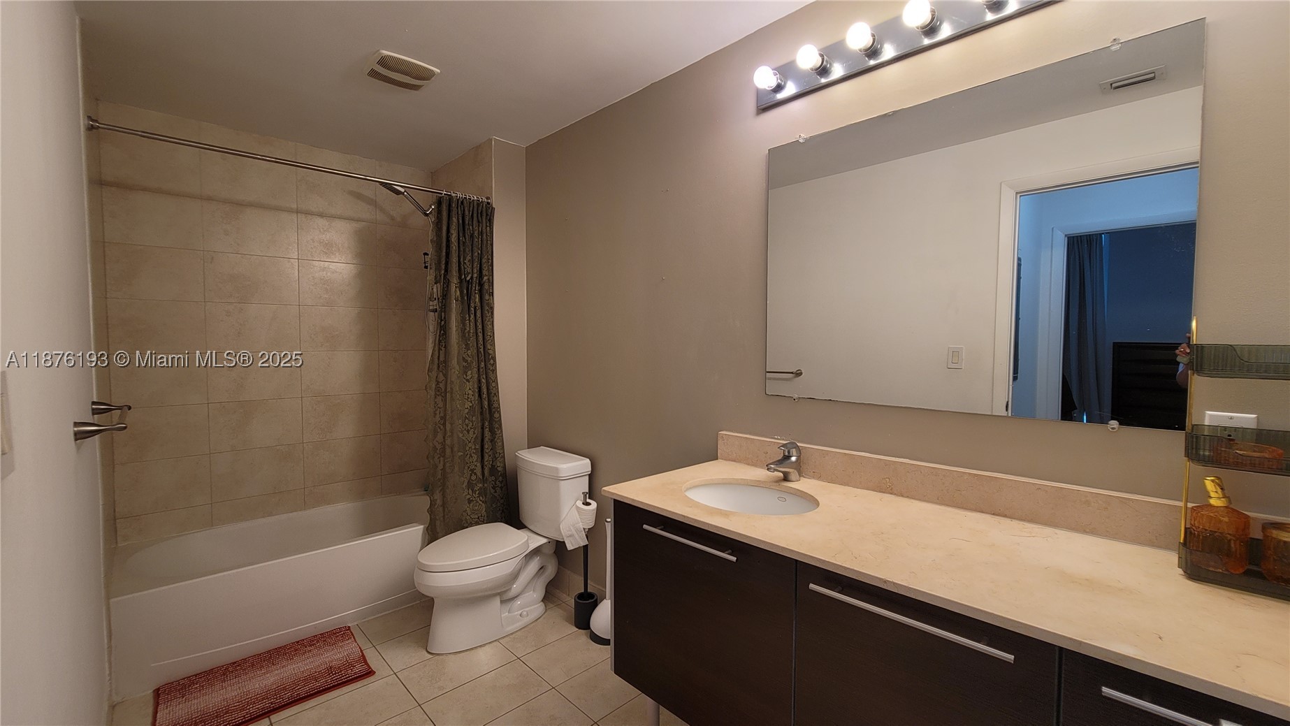 1900 N Bayshore Dr 2009 Property Photo 12