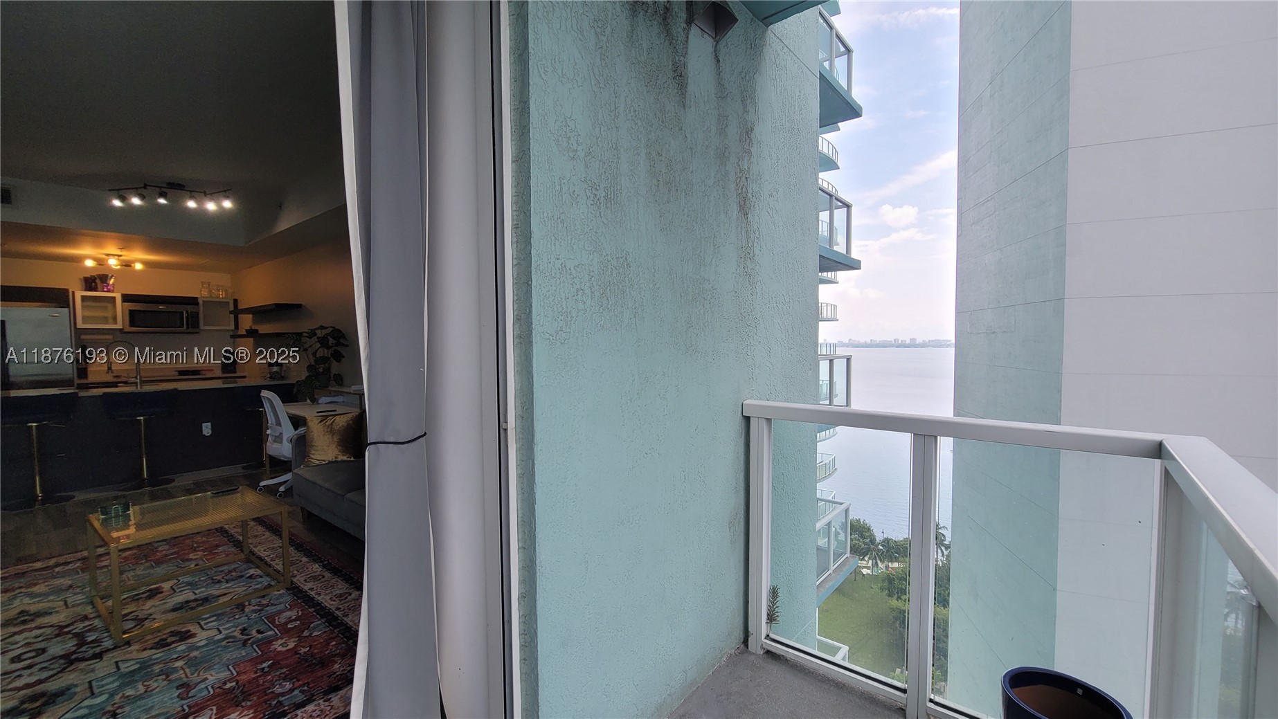 1900 N Bayshore Dr 2009 Property Photo 17