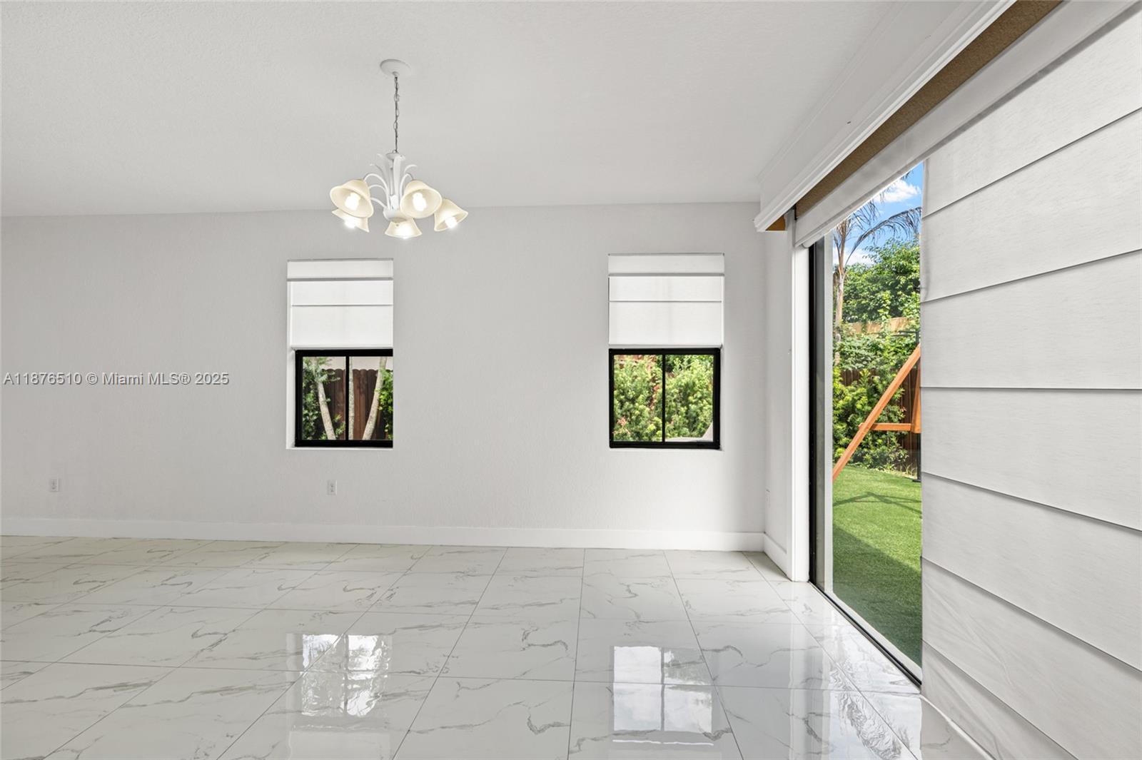 A11876510 Property Photo 10