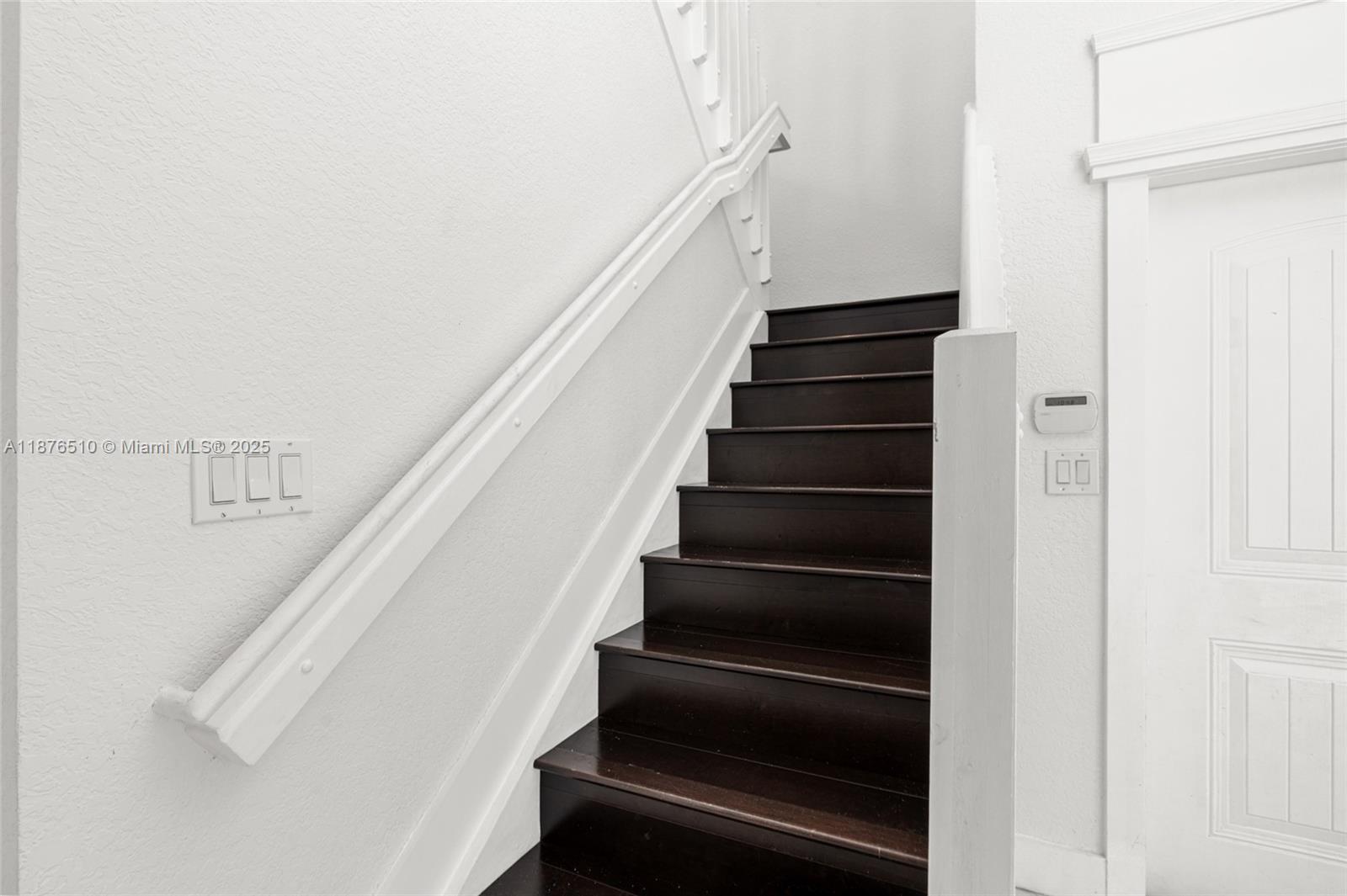 A11876510 Property Photo 24