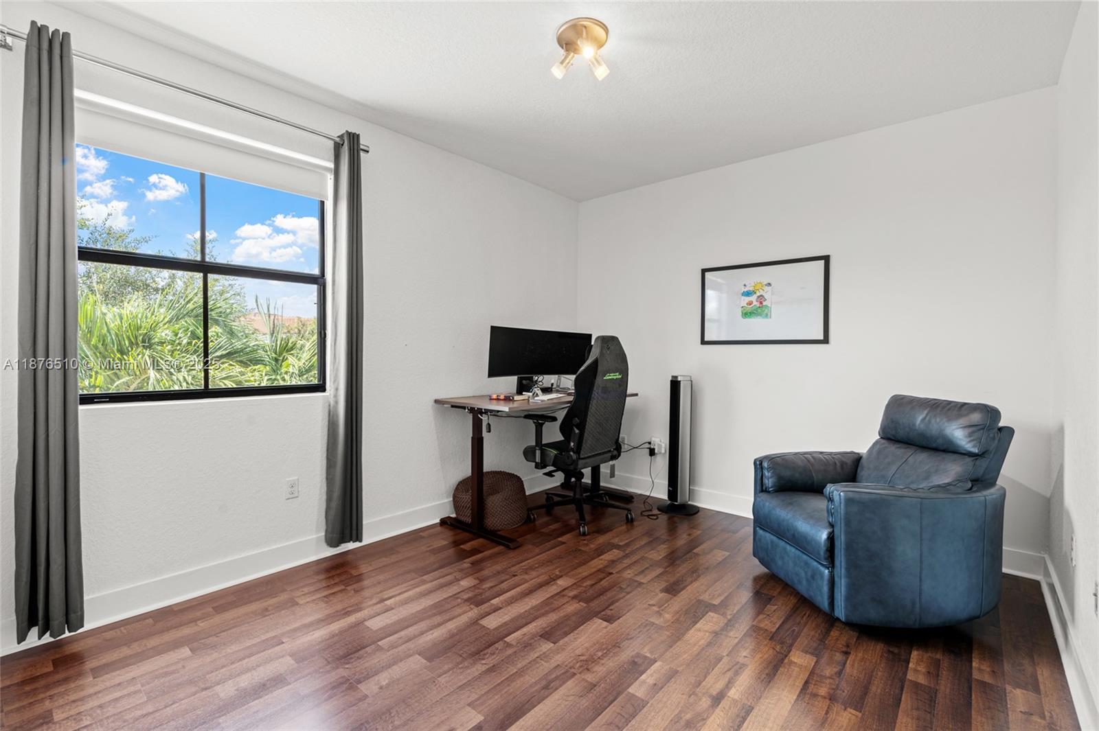 A11876510 Property Photo 27